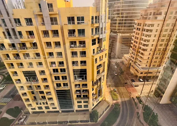 Luxurious Partition Room In Tecom Near Internet City Metro Station