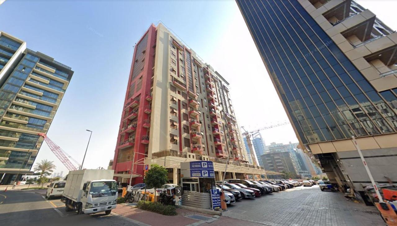 Homestay Luxurious Partition In Tecom Near Internet Metro Station Dubai