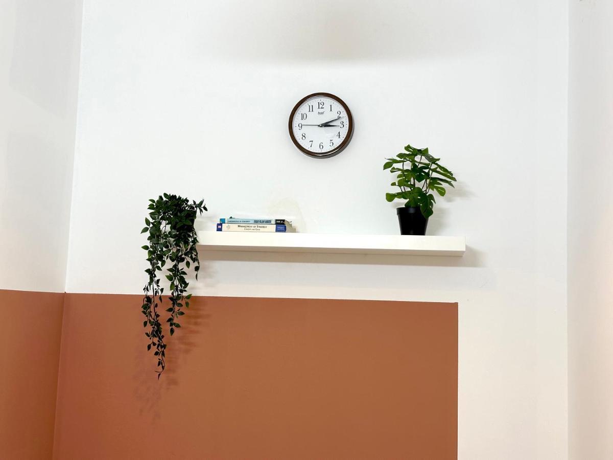 Homestay Luxurious Partition In Tecom Near Internet Metro Station *